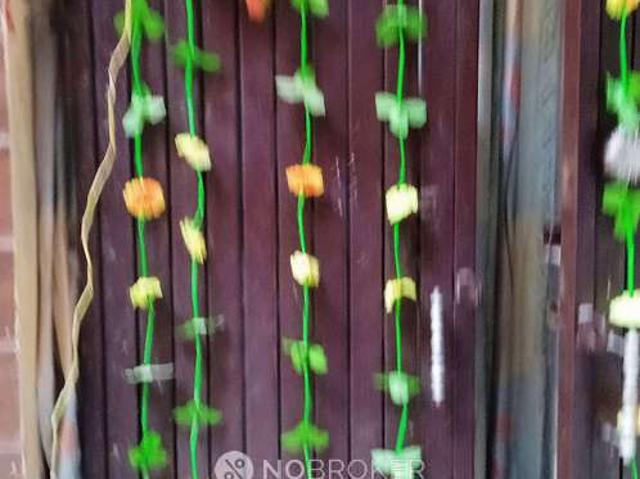 House for sale in West Delhi, Deri