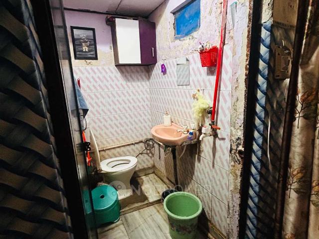 House for sale in West Delhi, Deri