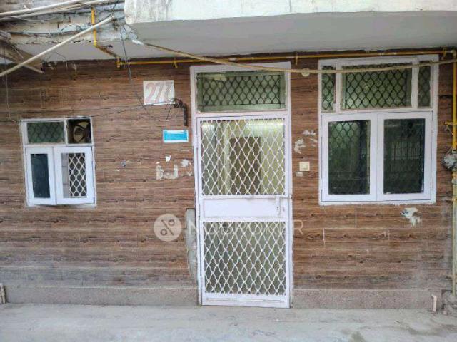House for sale in West Delhi, Deri