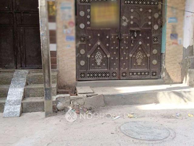 House for sale in Central Delhi, Deri