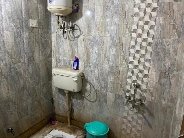 Flat for sale in South Delhi, Deri