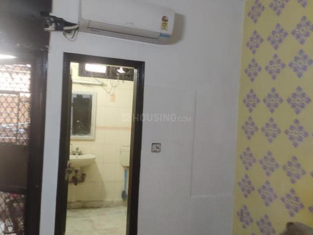Flat for rent in West Delhi, Deri