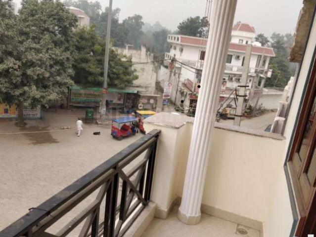 Flat for rent in Chhattarpur, Delhi