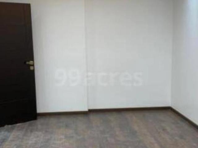 Flat for rent in Deri