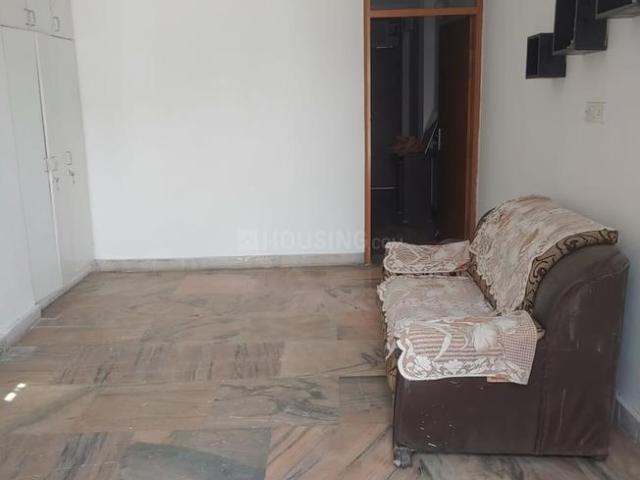Flat for rent in Deri