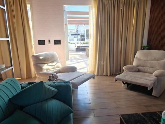 Flat for rent in Deri