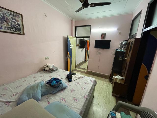 Flat for sale in East Delhi, Deri