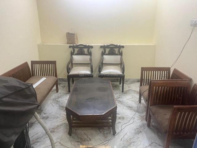 Flat for rent in Deri