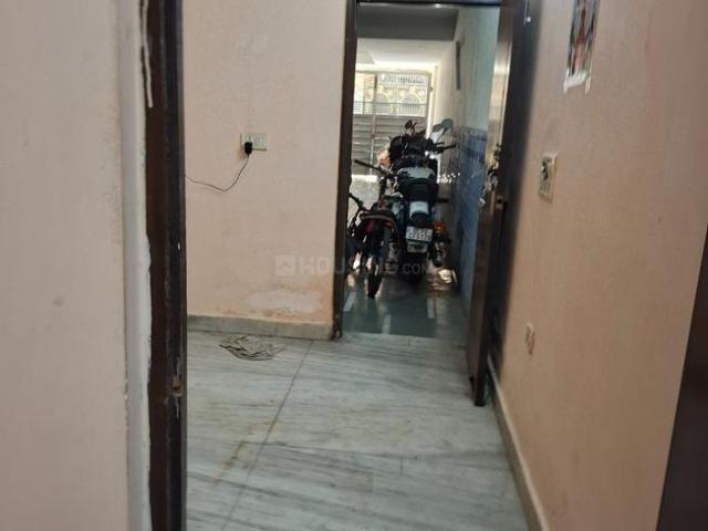 Flat for rent in East Delhi, Deri