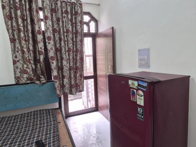 Flat for rent in Shakarpur, Delhi
