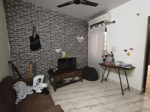 Flat for rent in South Delhi, Deri