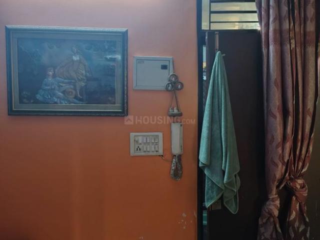 Flat for sale in South West Delhi, Deri