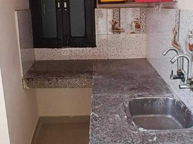 Flat for rent in East Delhi, Deri