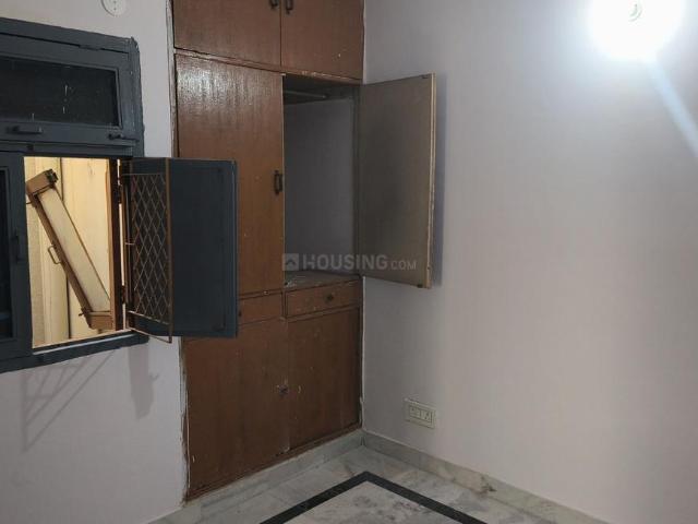 Flat for rent in East Delhi, Deri