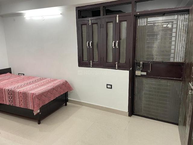 Flat for rent in East Delhi, Deri