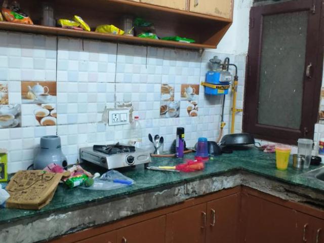 Flat for rent in East Delhi, Deri