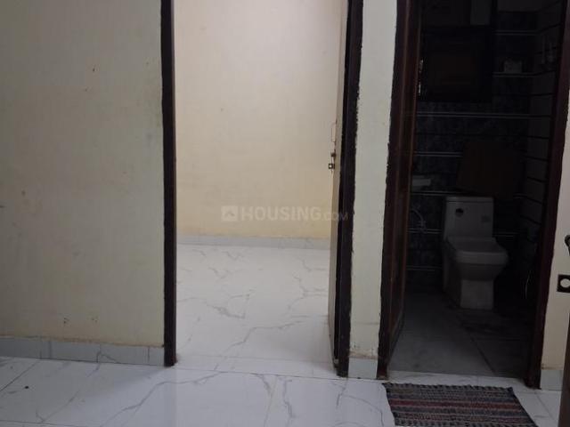 Flat for rent in East Delhi, Deri