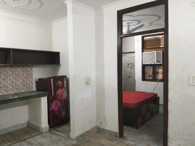 Flat for rent in East Delhi, Deri