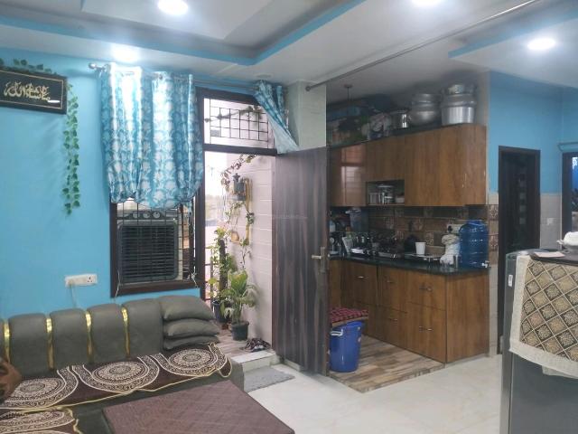 Flat for sale in East Delhi, Deri