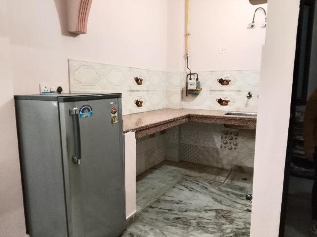 Flat for rent in West Delhi, Deri
