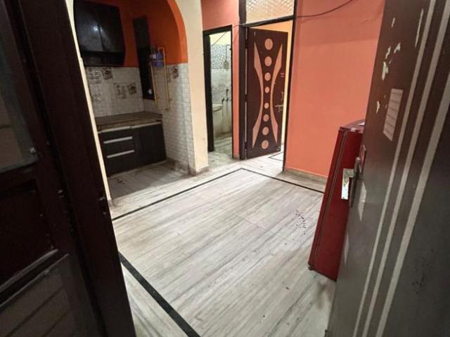 Flat for rent in East Delhi, Deri
