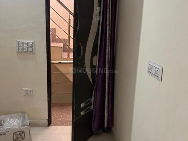 Flat for rent in East Delhi, Deri
