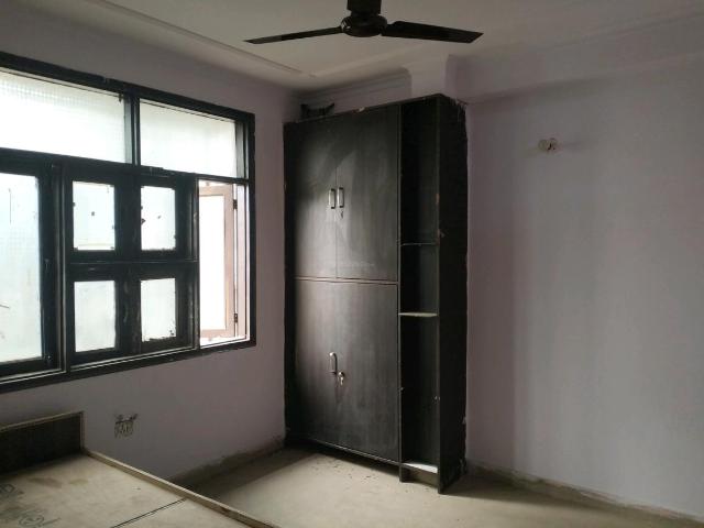Flat for sale in East Delhi, Deri