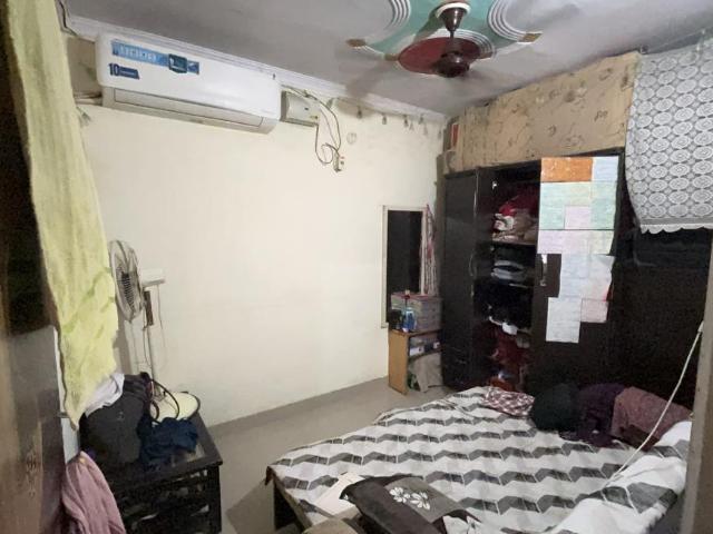 Flat for sale in East Delhi, Deri