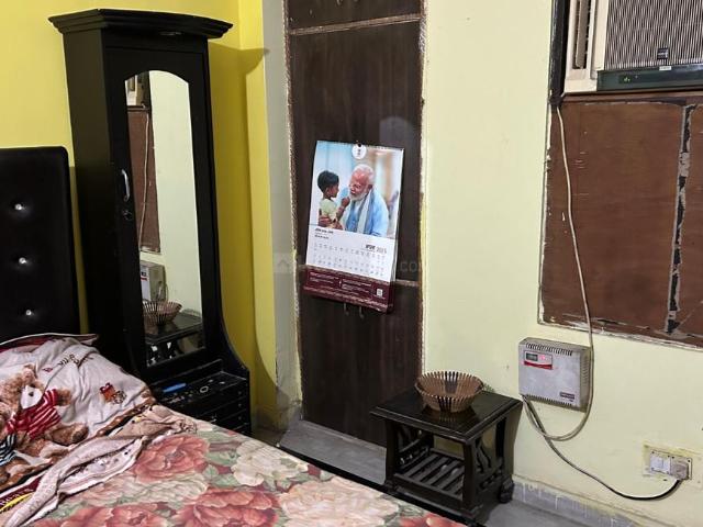Flat for rent in Manglapuri, Delhi
