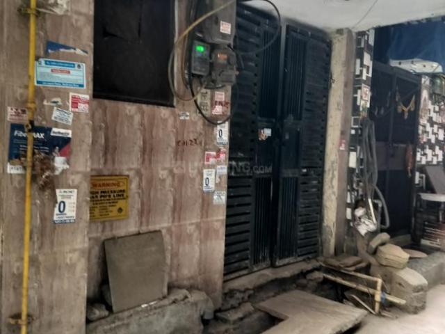 Flat for sale in East Delhi, Deri