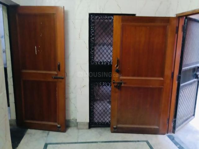 Flat for sale in West Delhi, Deri