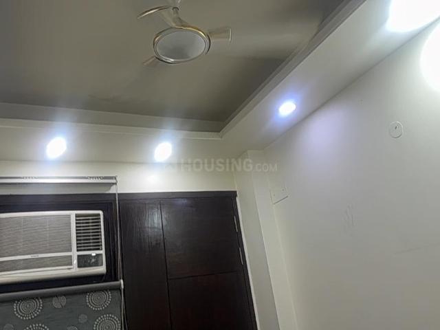 Flat for rent in West Delhi, Deri