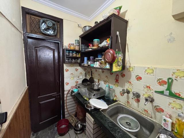 Flat for rent in Anand Parbat, Delhi