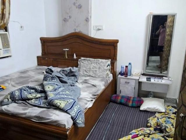 Flat for sale in North Delhi, Deri