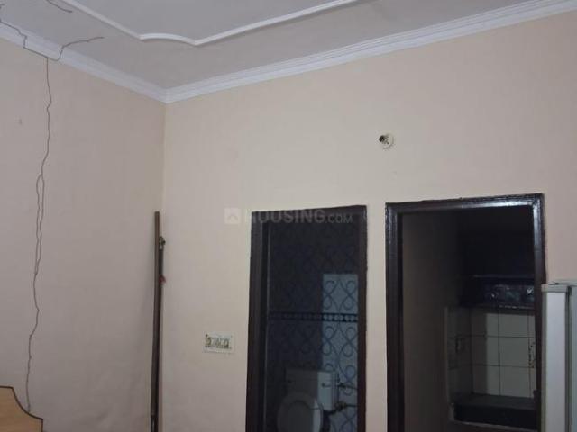 Flat for sale in North Delhi, Deri