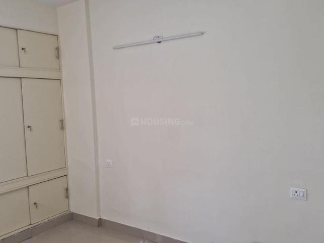 Flat for rent in South West Delhi, Deri