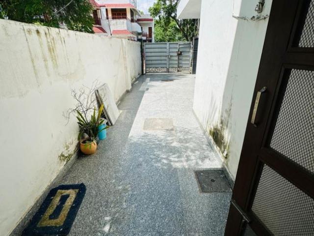 Flat for rent in Hariana