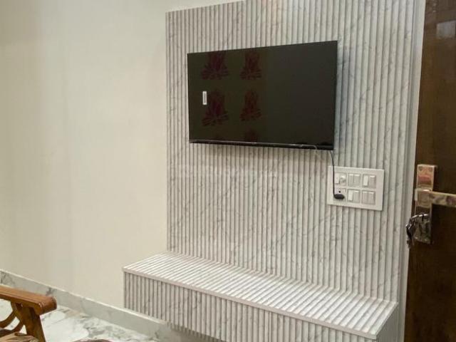 Flat for rent in North West Delhi, Deri