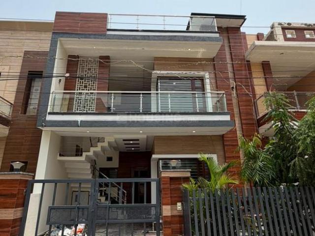 Flat for rent in Ward 12, Chandigarh
