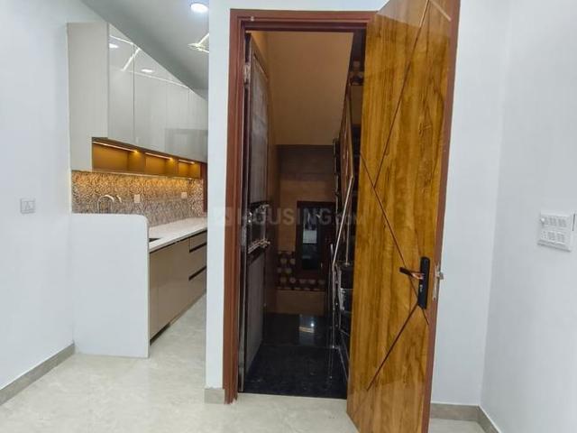 Flat for sale in North West Delhi, Deri