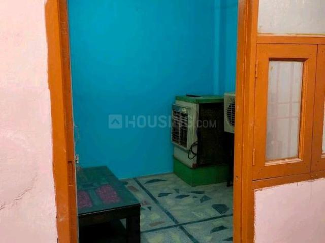 Flat for rent in North West Delhi, Deri