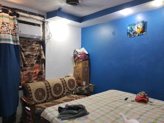 Flat for sale in North East Delhi, Deri