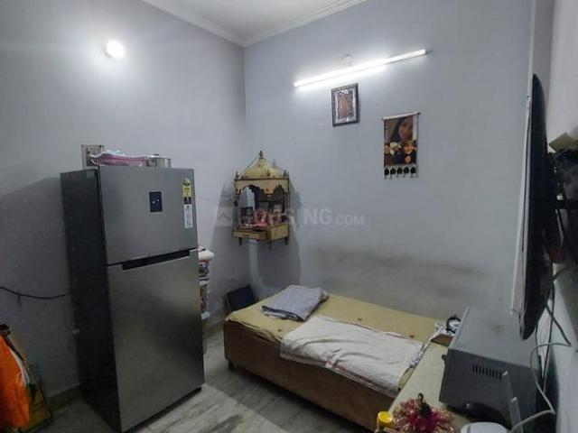 Flat for sale in Shakarpur, Delhi