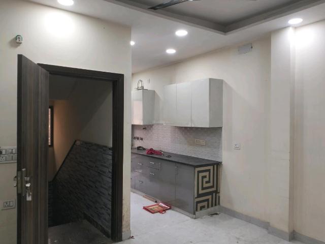 Flat for rent in North Delhi, Deri