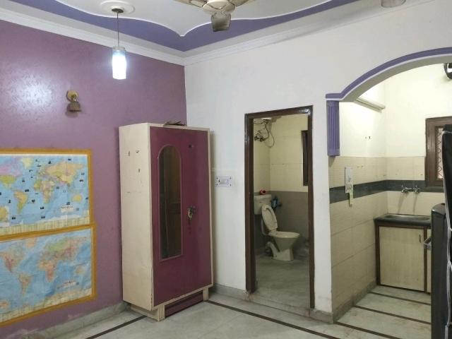 Flat for rent in North Delhi, Deri