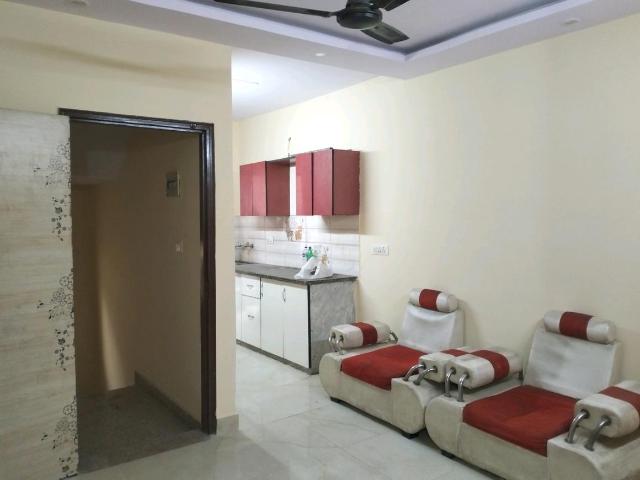 Flat for rent in Shalimar Bagh, Delhi
