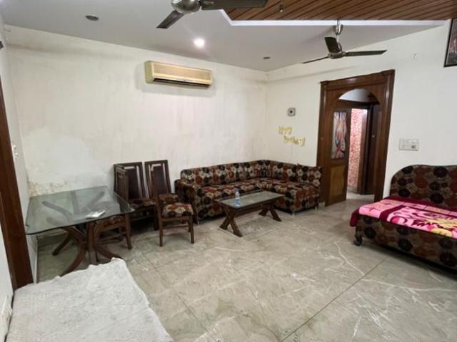 Flat for rent in North West Delhi, Deri