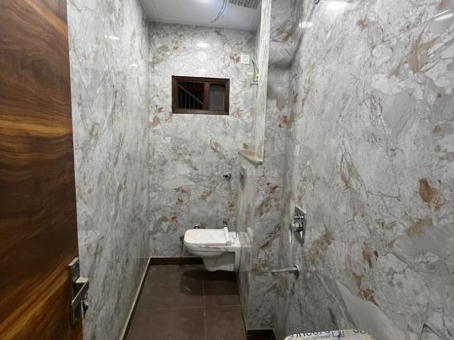 Flat for rent in North West Delhi, Deri