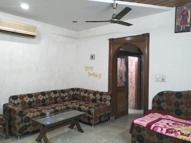 Flat for rent in North Delhi, Deri