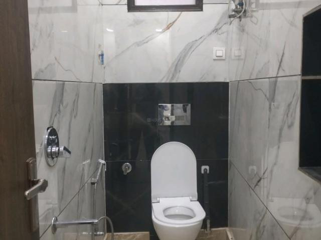 Flat for rent in North West Delhi, Deri